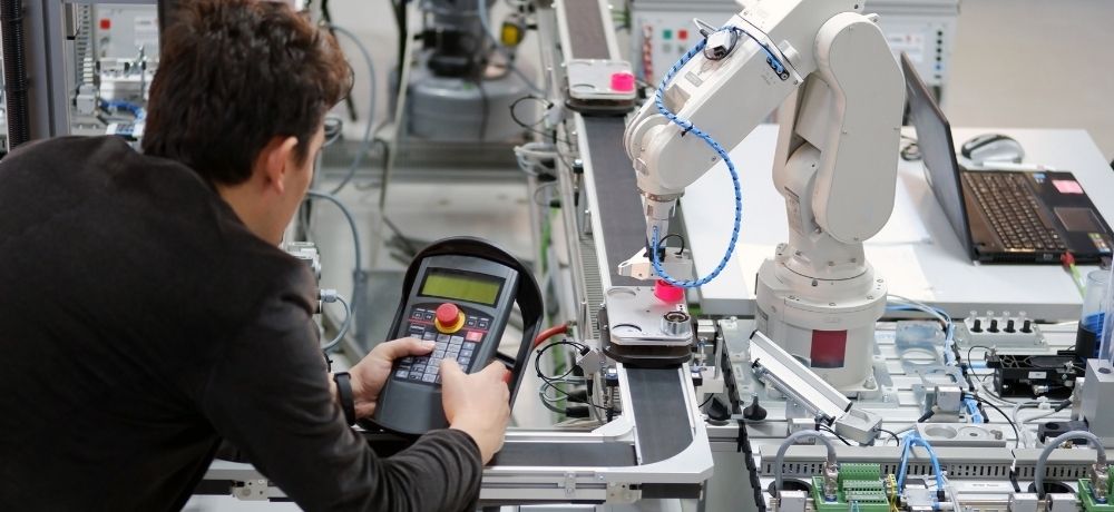 Elektronikerin für Automatisierungstechnik_Contentbilder_low_2