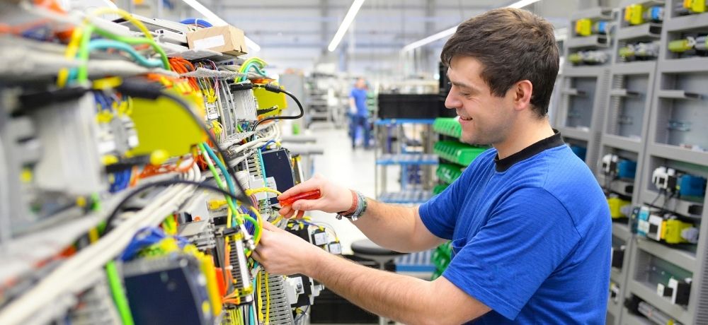 Elektronikerin für Betriebstechnik_Contentbilder_low_1