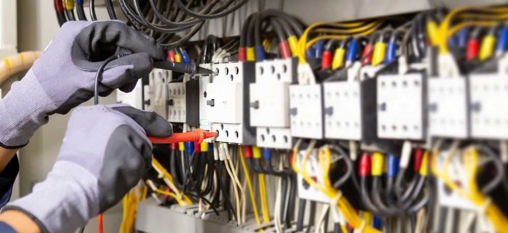 Industrieelektrikerin - Fachrichtung Betriebstechnik_Contentbilder_low_1