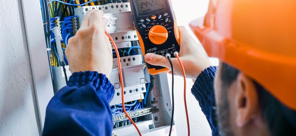 Industrieelektrikerin - Fachrichtung Geräte und Systeme_Contentbilder_low_1