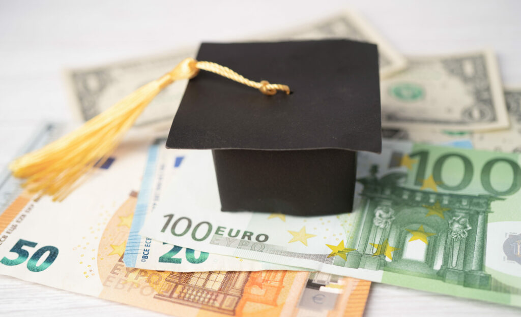 Je nach absolviertem Studiengang variiert auch die Höhe des Gehalts.
