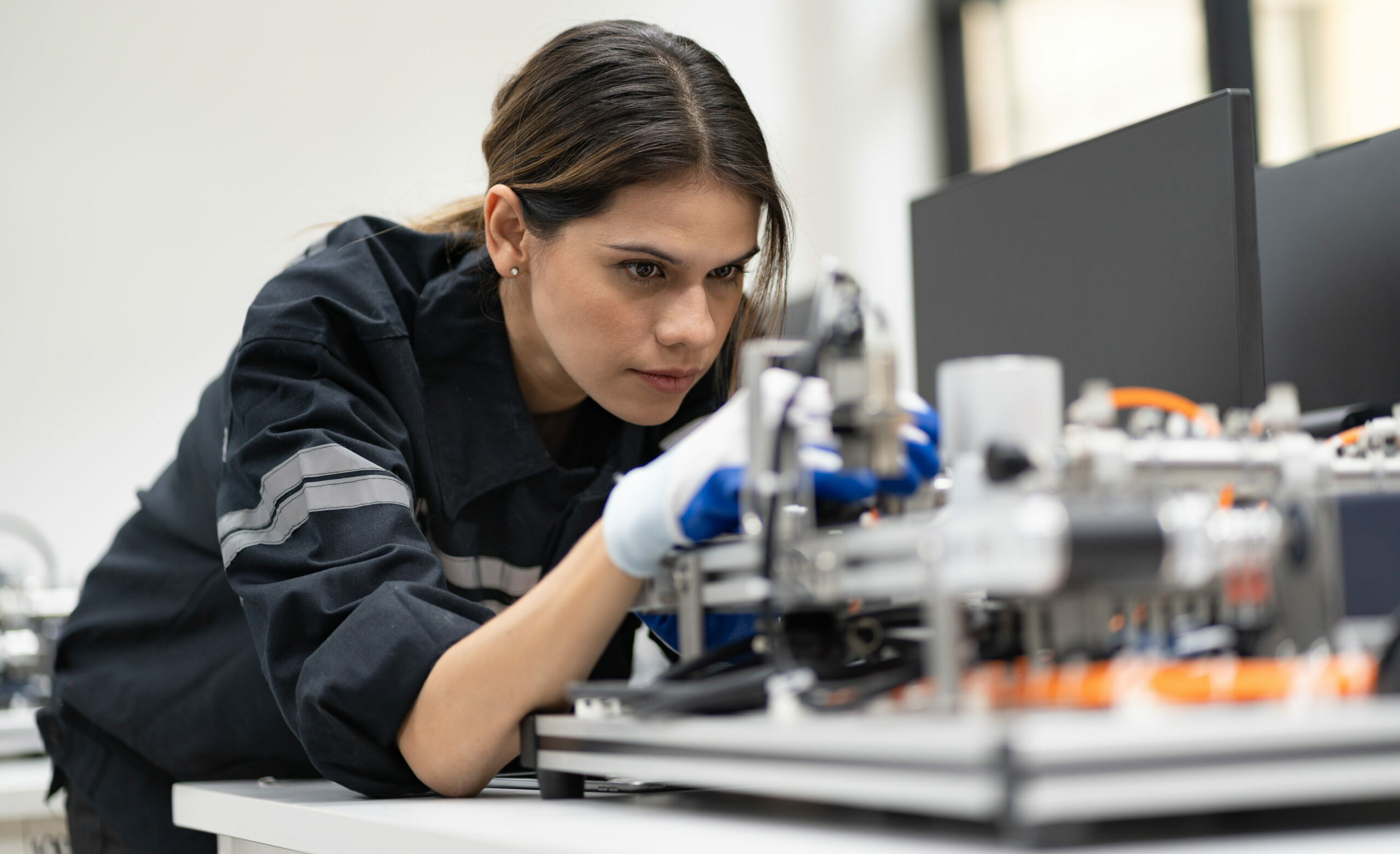 Wer eine Ausbildung in einem technischen Bereich angeht, ist für die berufliche Zukunft gut aufgestellt.
