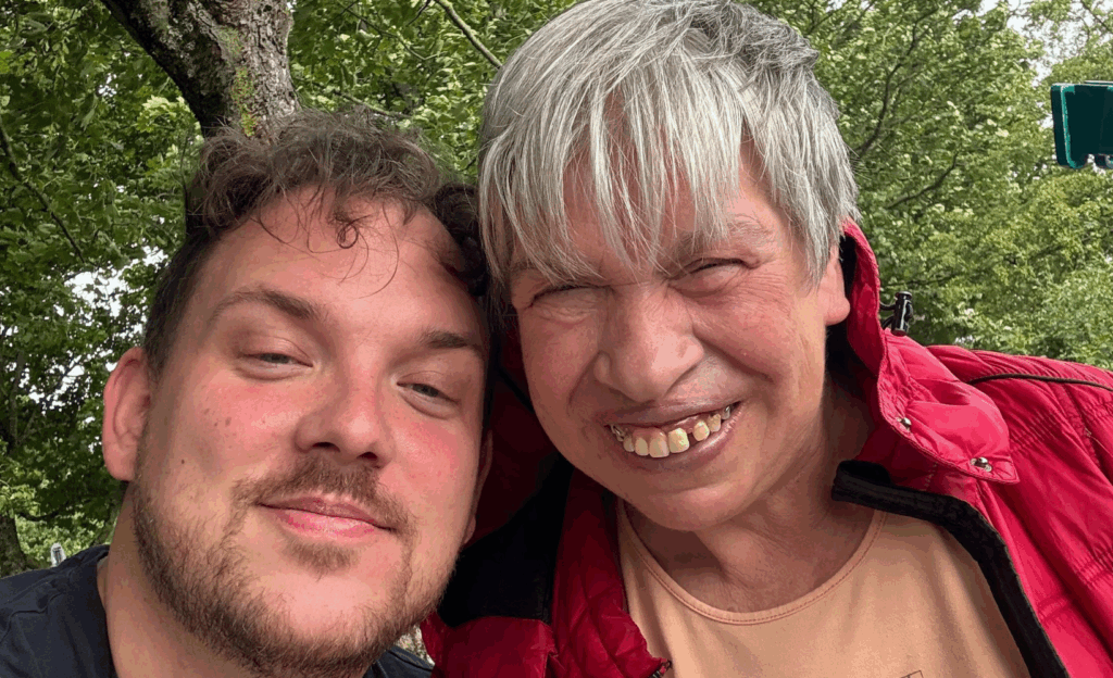 Als Heilerziehungspfleger ist Pascal Binkowski nah bei den Menschen